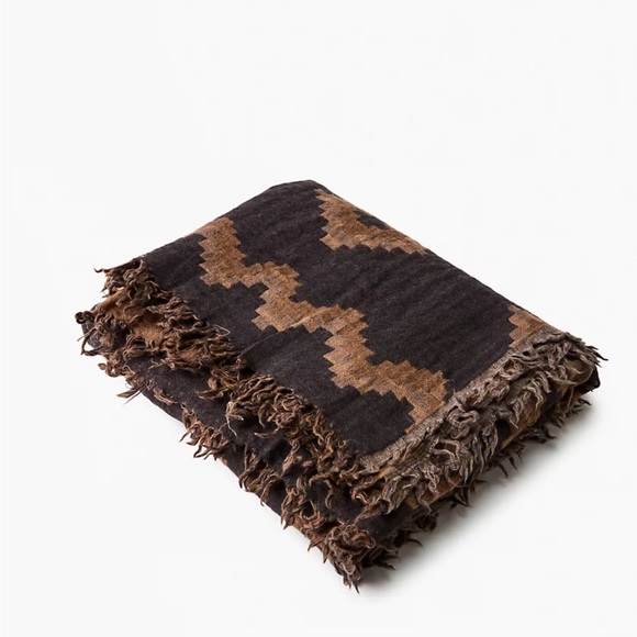 Wilfred Diamond Mosaic Reversible Blanket Scarf - Picture 5 of 9